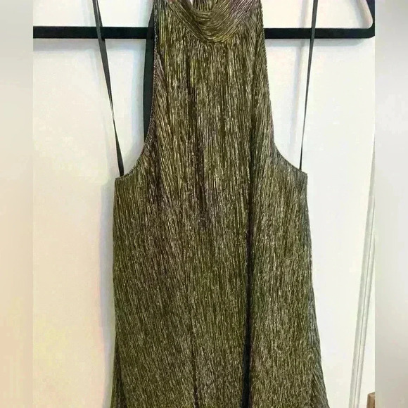 ASTR the Label Tina Metallic Halter Top - Picture 4 of 11